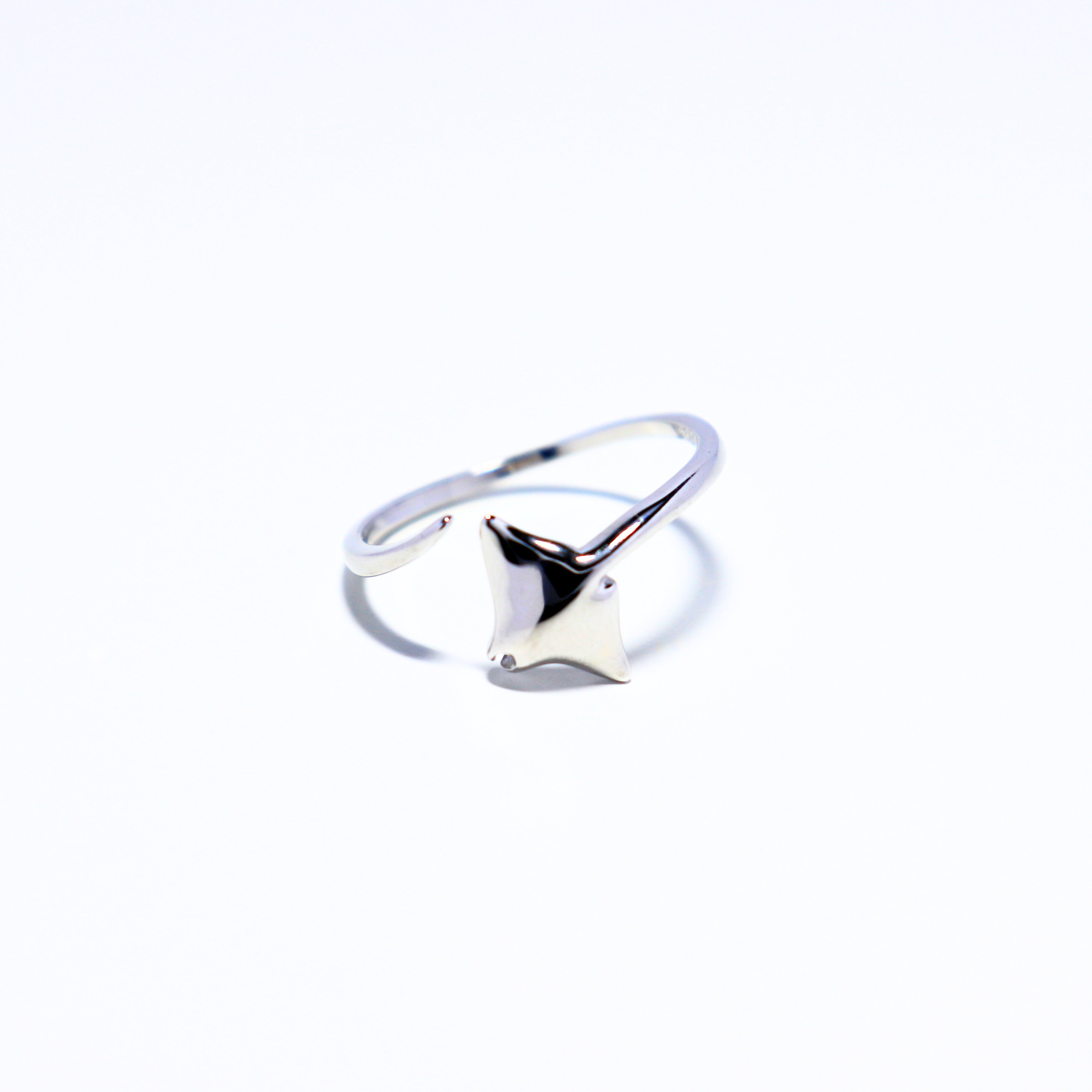 Bague Raie Manta argentée - Aile de l'Océan
